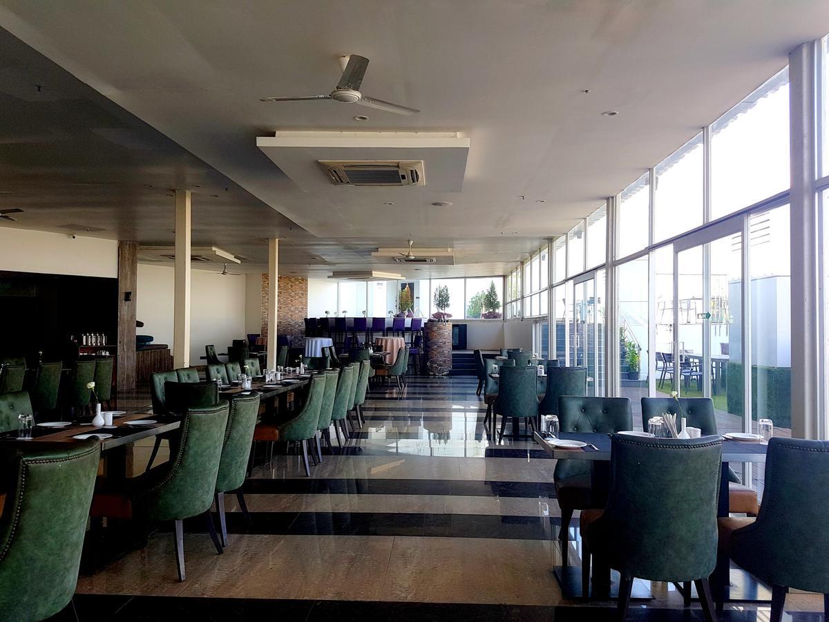 Hotel Pal Heights Mantra Bhubaneswar Zewnętrze zdjęcie