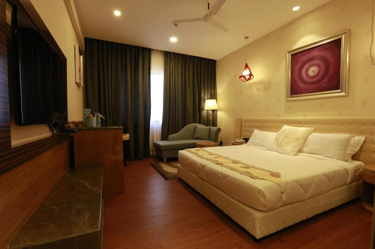 Hotel Pal Heights Mantra Bhubaneswar Zewnętrze zdjęcie